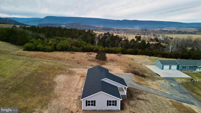 10 EARHART CT, Petersburg, WV 26847