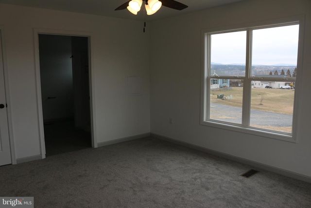 10 EARHART CT, Petersburg, WV 26847