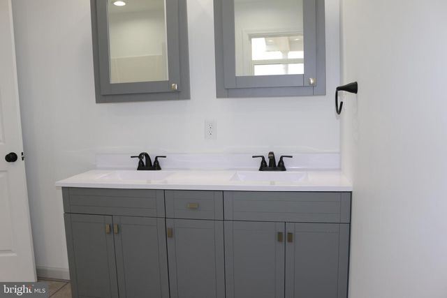 10 EARHART CT, Petersburg, WV 26847