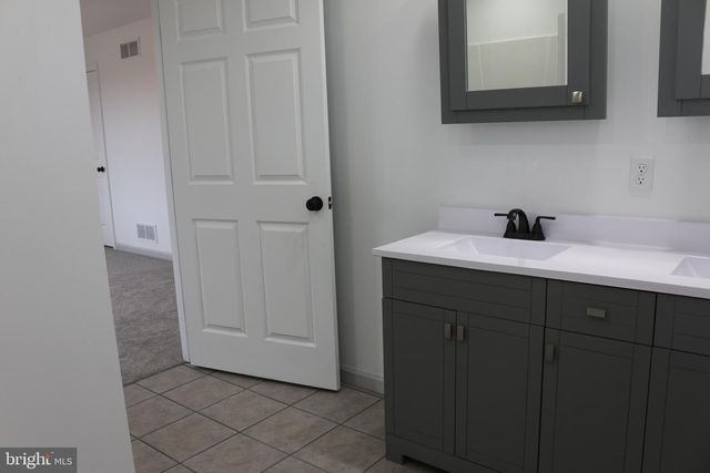 10 EARHART CT, Petersburg, WV 26847