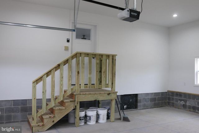 10 EARHART CT, Petersburg, WV 26847