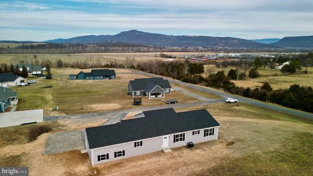 10 EARHART CT, Petersburg, WV 26847