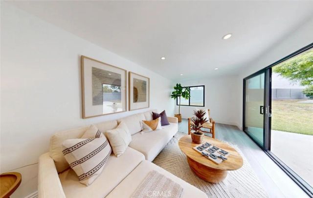 5781 Rogers, Huntington Beach, CA 92649
