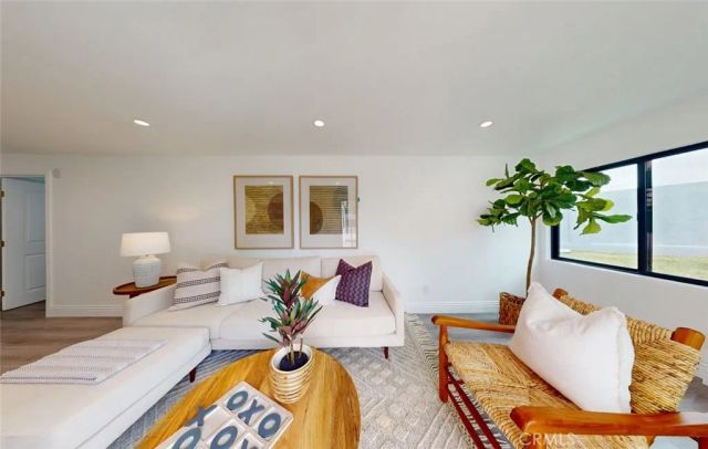 5781 Rogers, Huntington Beach, CA 92649