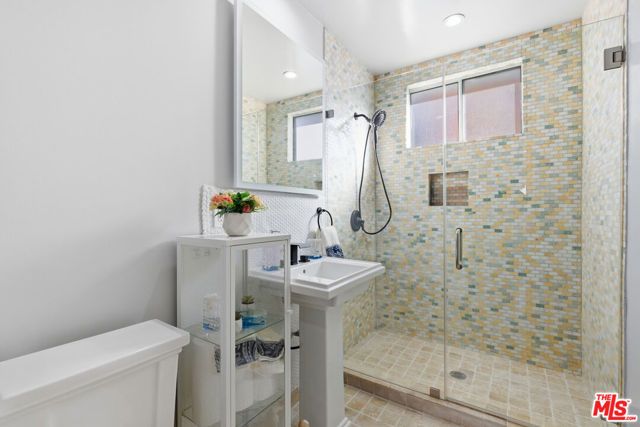 17660 Martha Street, Encino (los Angeles), CA 91316