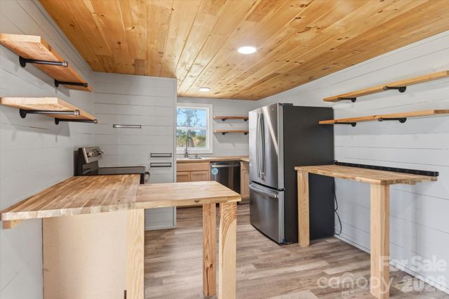 75 Old Macedonia Road, Alexander, NC 28701