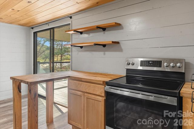 75 Old Macedonia Road, Alexander, NC 28701