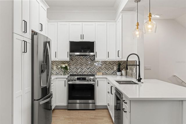 3010 W STOVALL STREET H, Tampa, FL 33629