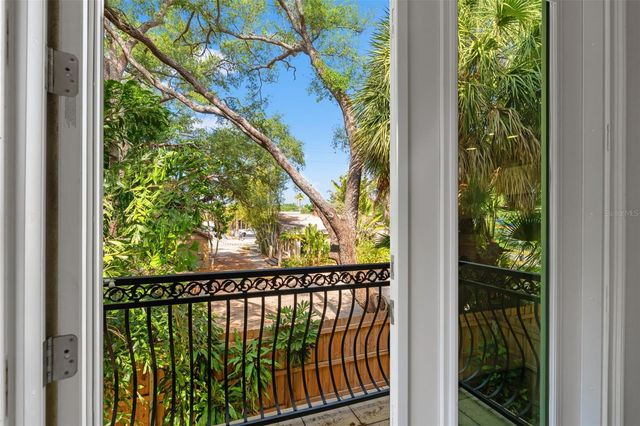 3010 W STOVALL STREET H, Tampa, FL 33629