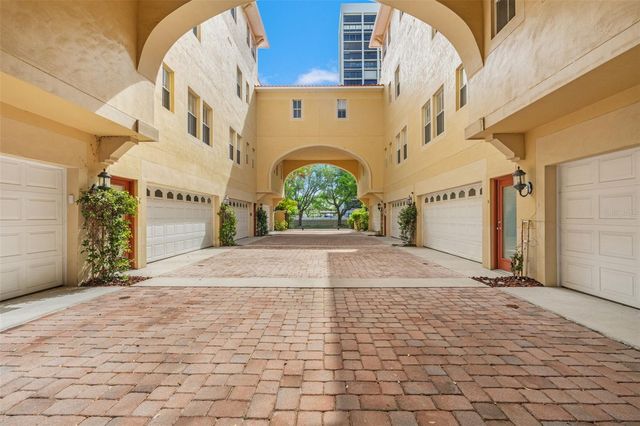 3010 W STOVALL STREET H, Tampa, FL 33629