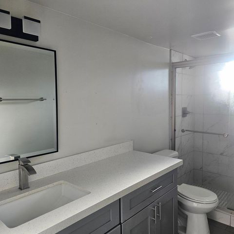 3326 N 66th Place Apt 4, Scottsdale, AZ 85251