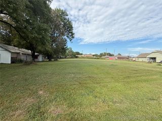 910 E Dogwood Street, Coweta, OK 74429