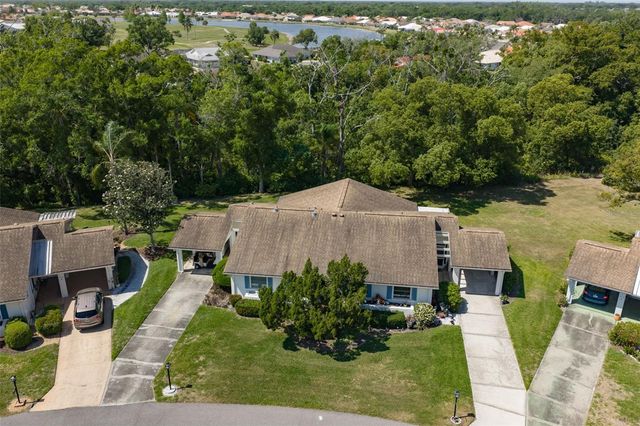 511 FINSBURY CIRCLE B, Sun City Center, FL 33573