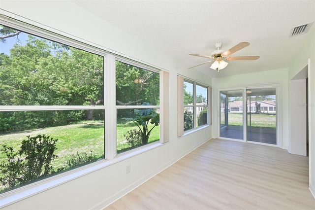 511 FINSBURY CIRCLE B, Sun City Center, FL 33573