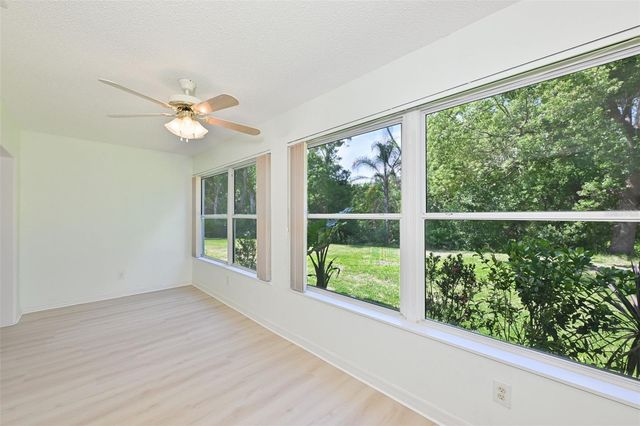 511 FINSBURY CIRCLE B, Sun City Center, FL 33573