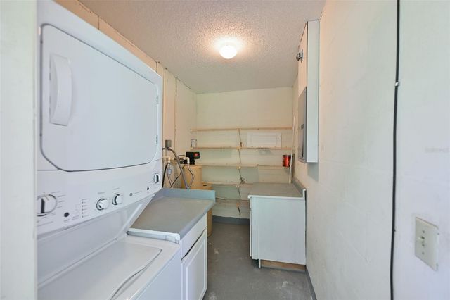 511 FINSBURY CIRCLE B, Sun City Center, FL 33573
