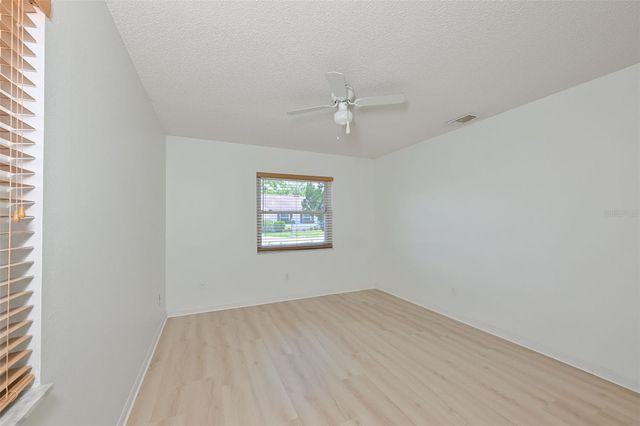 511 FINSBURY CIRCLE B, Sun City Center, FL 33573