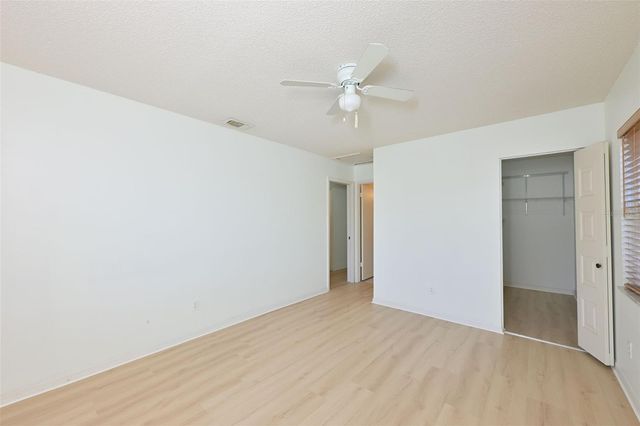 511 FINSBURY CIRCLE B, Sun City Center, FL 33573