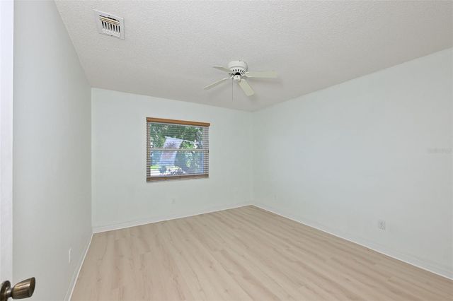 511 FINSBURY CIRCLE B, Sun City Center, FL 33573