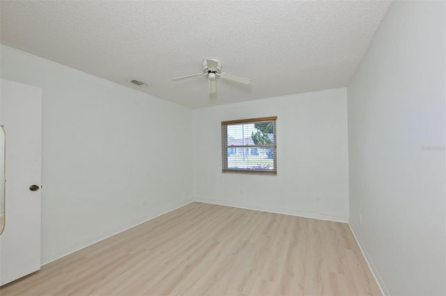 511 FINSBURY CIRCLE B, Sun City Center, FL 33573