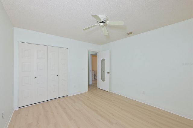 511 FINSBURY CIRCLE B, Sun City Center, FL 33573