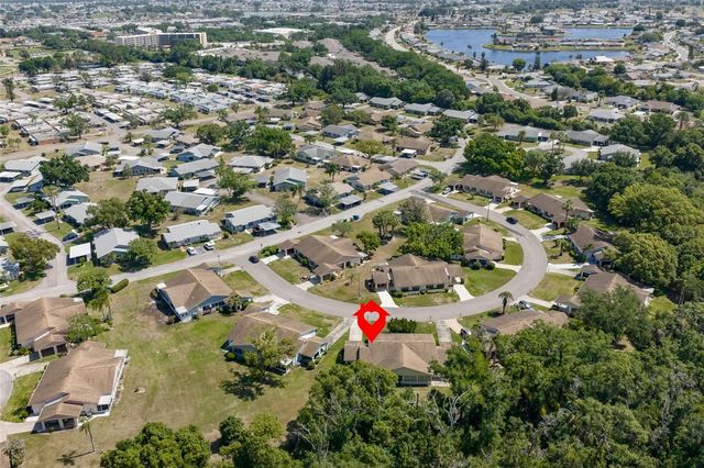 511 FINSBURY CIRCLE B, Sun City Center, FL 33573