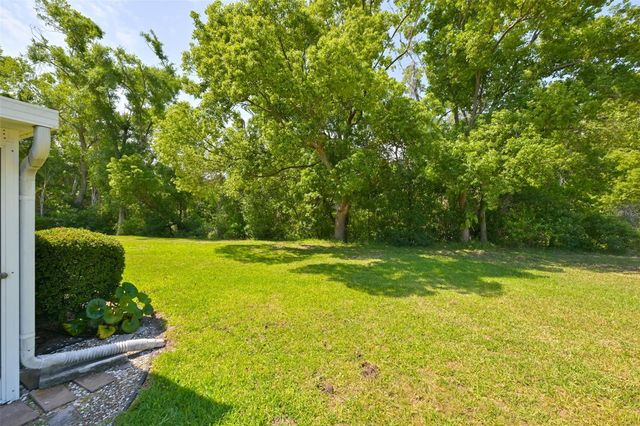 511 FINSBURY CIRCLE B, Sun City Center, FL 33573