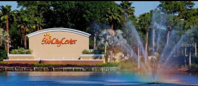 511 FINSBURY CIRCLE B, Sun City Center, FL 33573