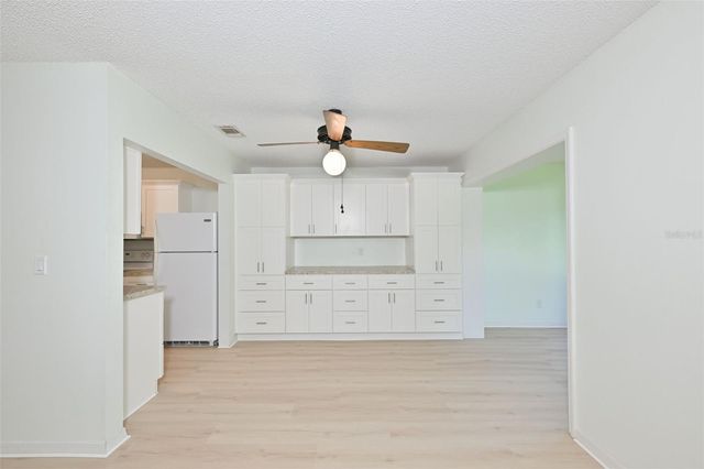 511 FINSBURY CIRCLE B, Sun City Center, FL 33573