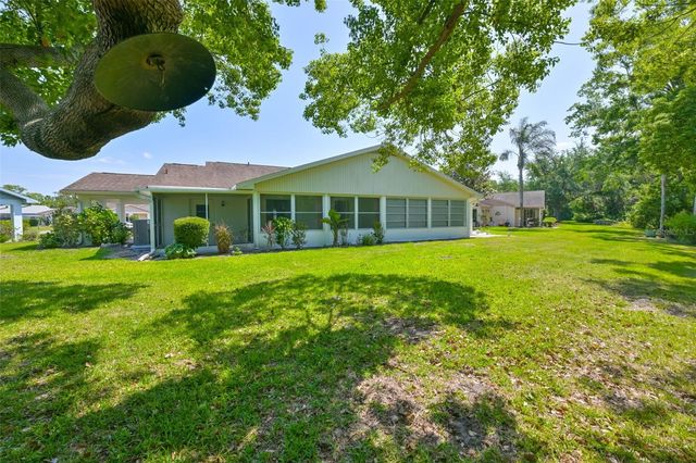 511 FINSBURY CIRCLE B, Sun City Center, FL 33573