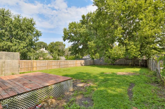 1004 E Washington Avenue, Des Moines, IA 50316