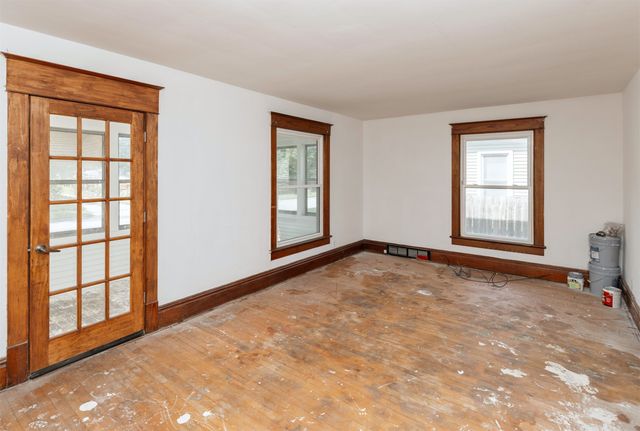 1004 E Washington Avenue, Des Moines, IA 50316