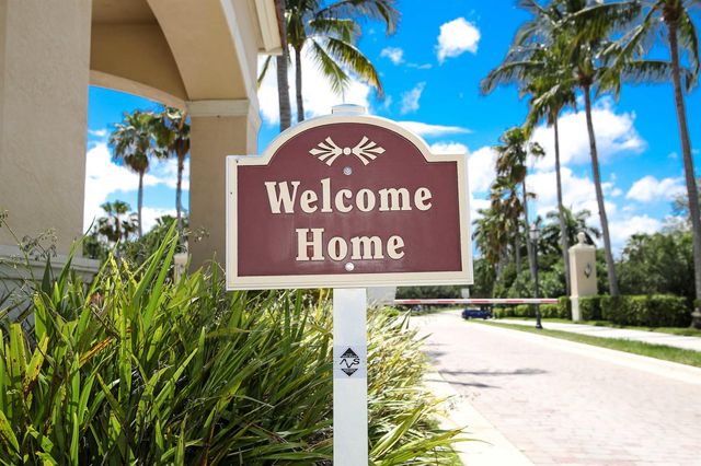 471 NW Lismore Lane, Port St. Lucie, FL 34986