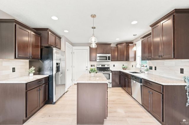 4685 N Dwight Drive, Manhattan, KS 66502