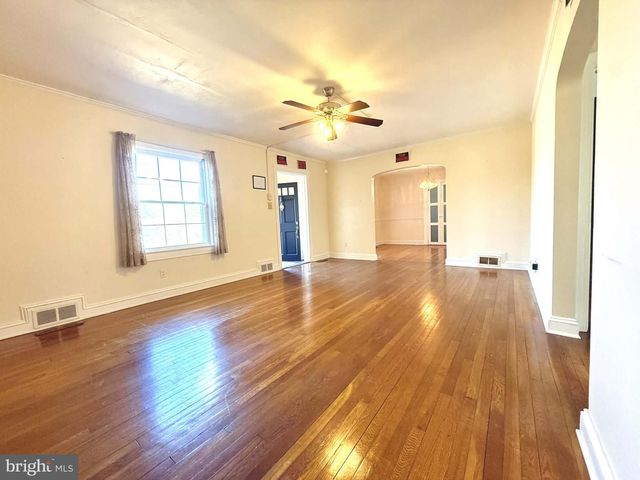 611 LAKESIDE DR, Salisbury, MD 21801