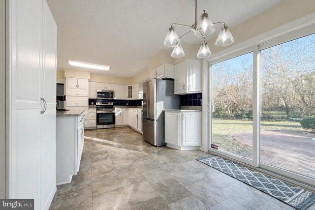 611 LAKESIDE DR, Salisbury, MD 21801