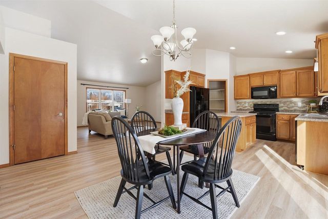 531 CHAIN DRIVE, Appleton, WI 54915