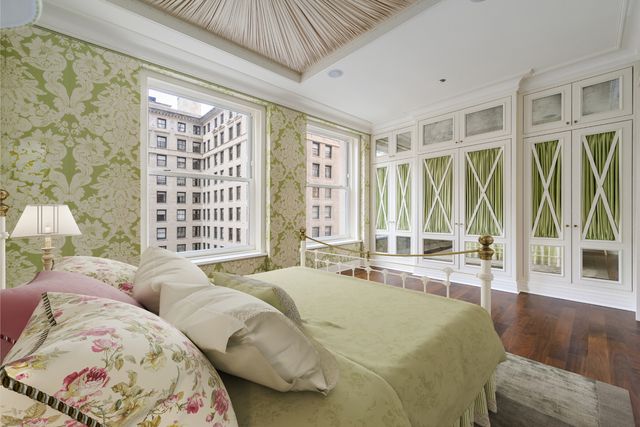 159 E Walton Place 7D, Chicago, IL 60611