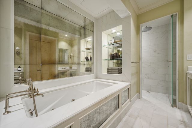 159 E Walton Place 7D, Chicago, IL 60611