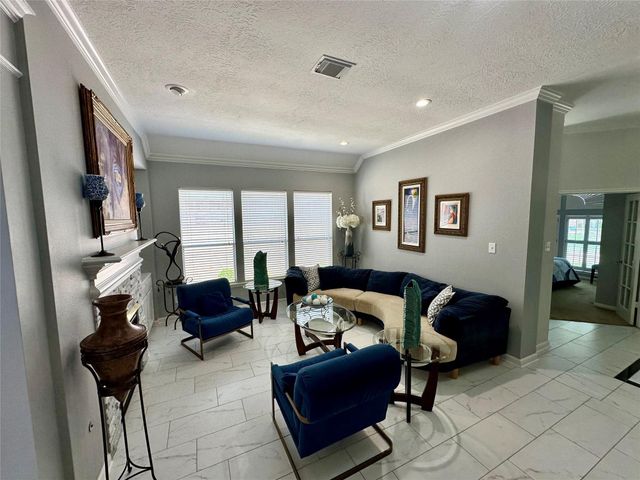 1211 Campton Court, Houston, TX 77055