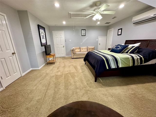 1211 Campton Court, Houston, TX 77055