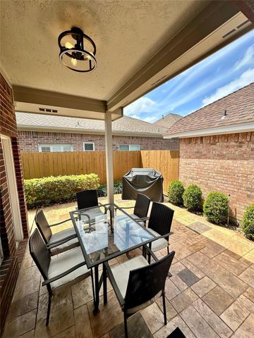 1211 Campton Court, Houston, TX 77055