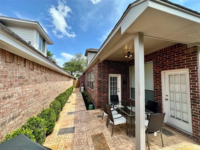 1211 Campton Court, Houston, TX 77055
