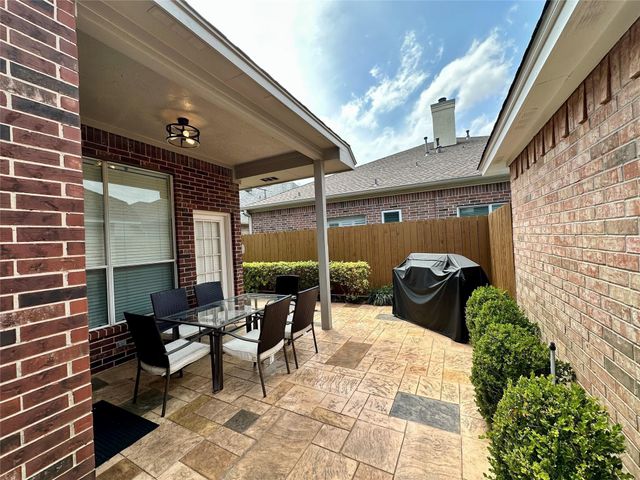 1211 Campton Court, Houston, TX 77055