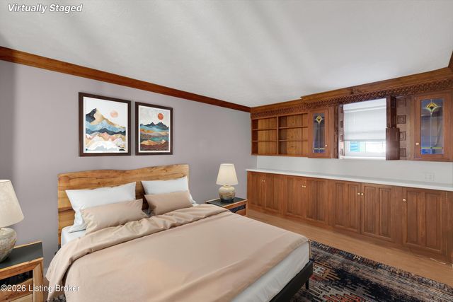 305 Chanel Ct 1, Louisville, KY 40218