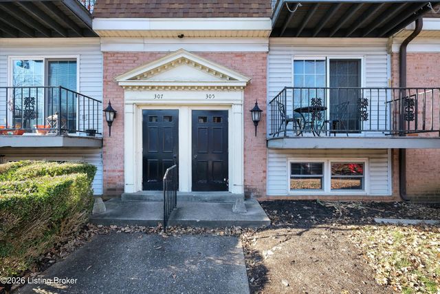 305 Chanel Ct 1, Louisville, KY 40218