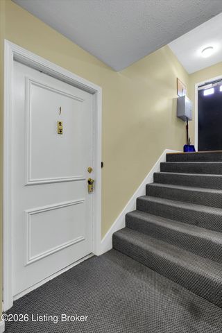 305 Chanel Ct 1, Louisville, KY 40218