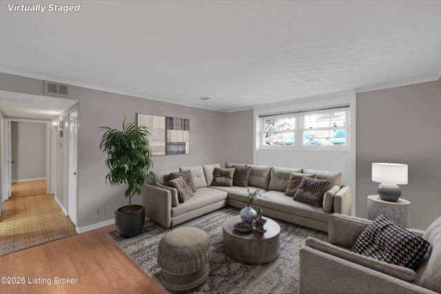 305 Chanel Ct 1, Louisville, KY 40218