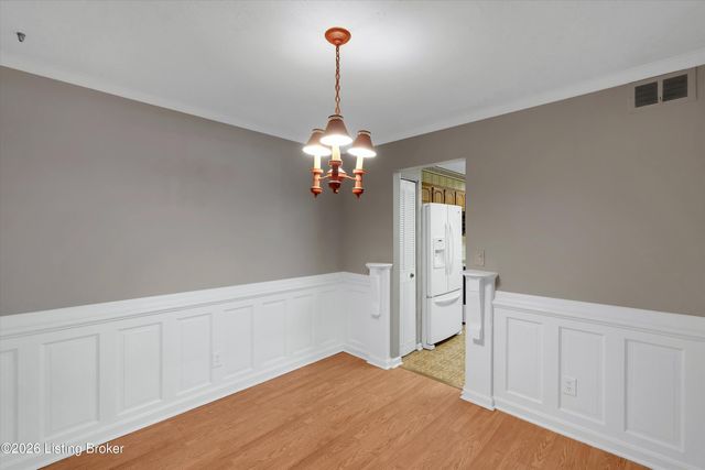 305 Chanel Ct 1, Louisville, KY 40218