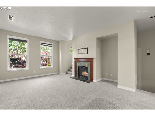 808 Ne CADEN Ave, Hillsboro, OR 97124